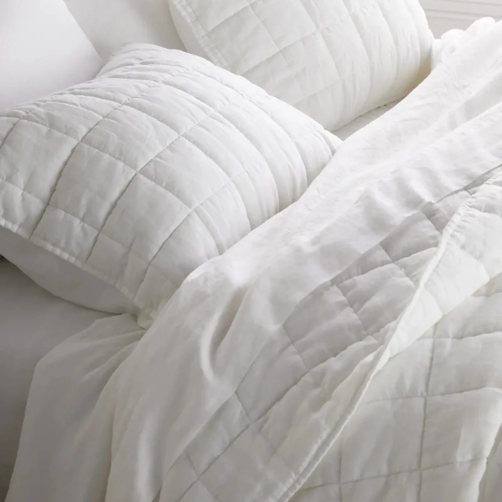 European Linen Box Quilt In White Full/Queen